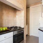 Your Bairro Alto Apartamento